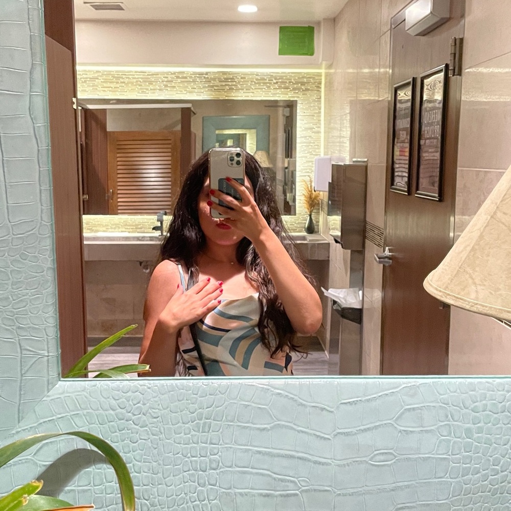 Meet your Posher, Laura